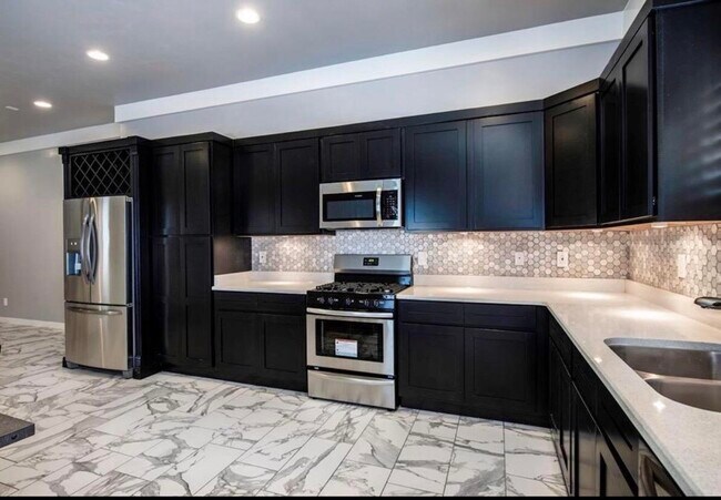 Building Photo - 14832 Boer Trl Ave