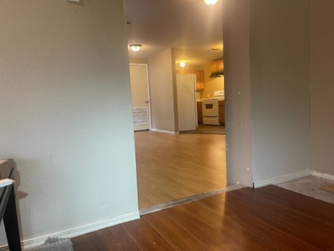 Building Photo - 1202 Manor St