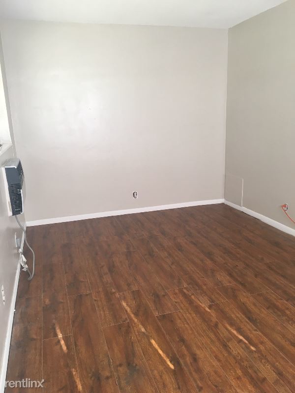 Building Photo - 1 br, 1 bath Apartment - 1908 NE 4 st
