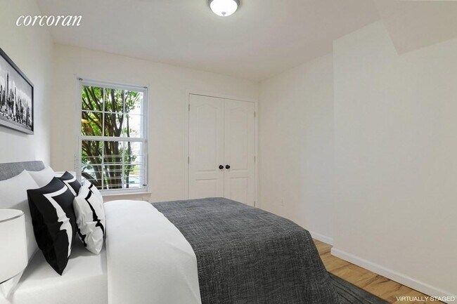 Foto del edificio - 1323 E 70th St