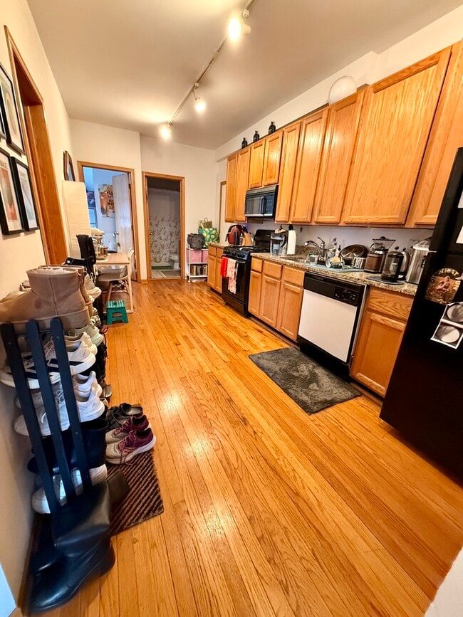 Building Photo - 626 W Patterson Ave