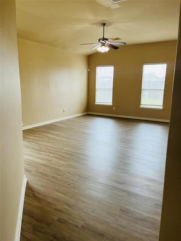 Foto del edificio - 10127 Driftwood Park Dr
