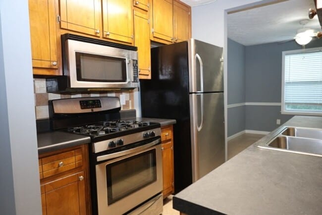 Building Photo - Single Family Home