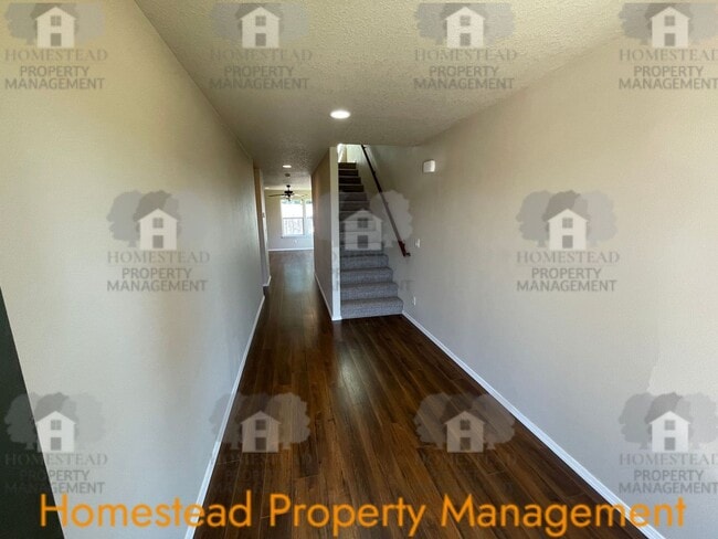 Building Photo - 535