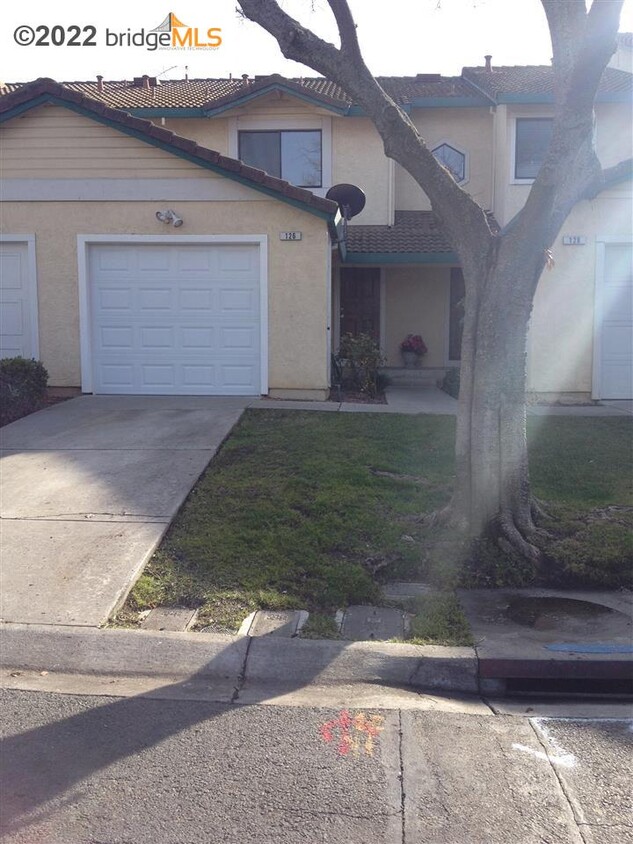Primary Photo - 126 Peppermill Ln