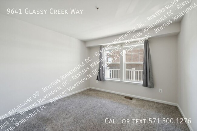 Building Photo - Bright & Modern 2Bd/2.5Bth + Bonus Room To...