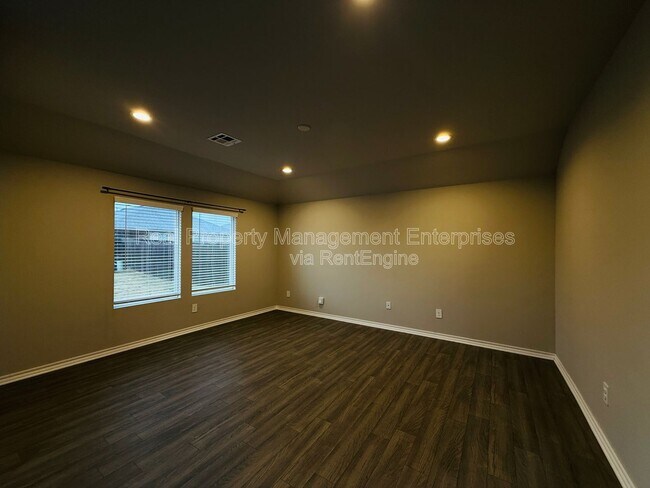 Foto del edificio - 4301 Montage Blvd