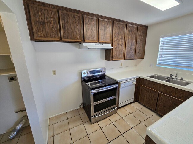 Building Photo - 7484-86 Armstrong Pl