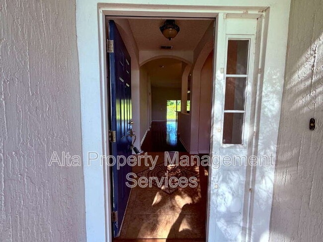 Building Photo - 2462 Coachman Lakes Dr
