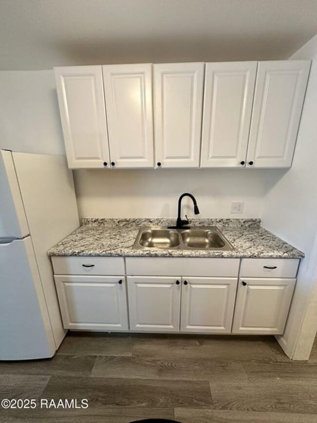 Foto del edificio - 216 Marigny Cir