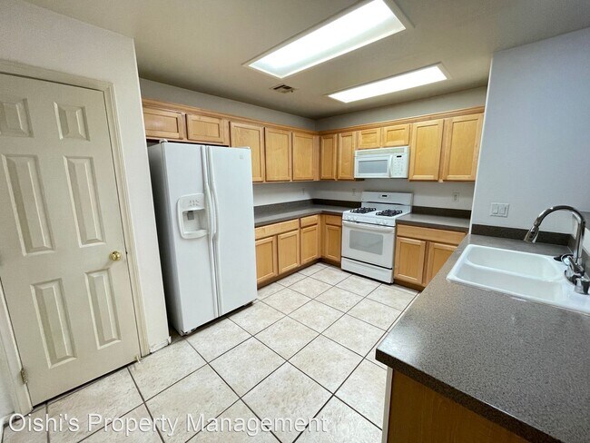 Building Photo - 3 br, 2.5 bath House - 10343 Birch Bluff Lane