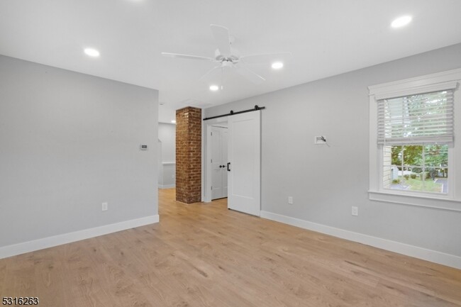 Foto del edificio - 450 Mountain Ave