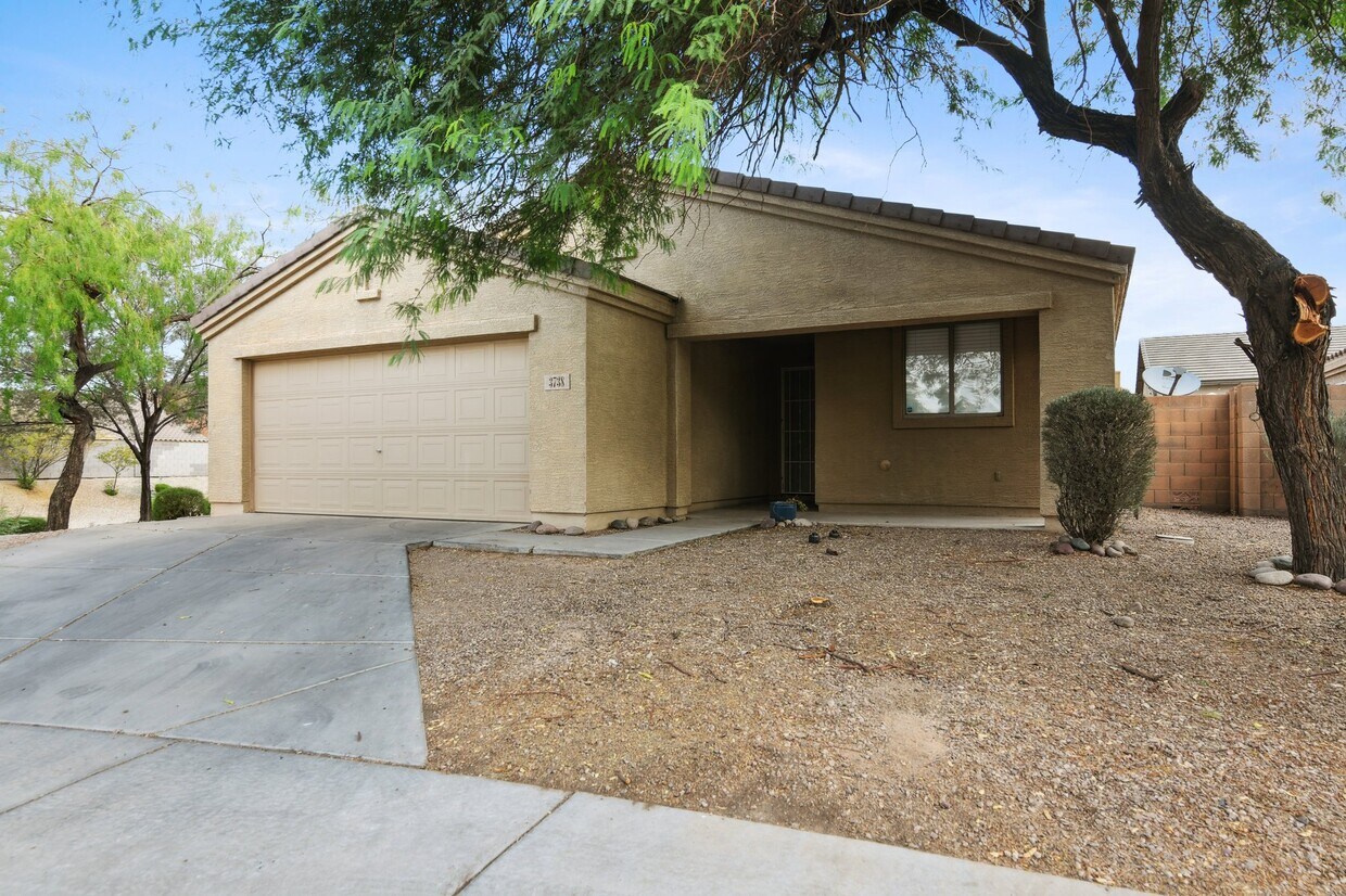 Primary Photo - 3738 W Carson Rd