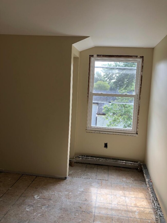 Bedroom - 49 Middlesex Rd
