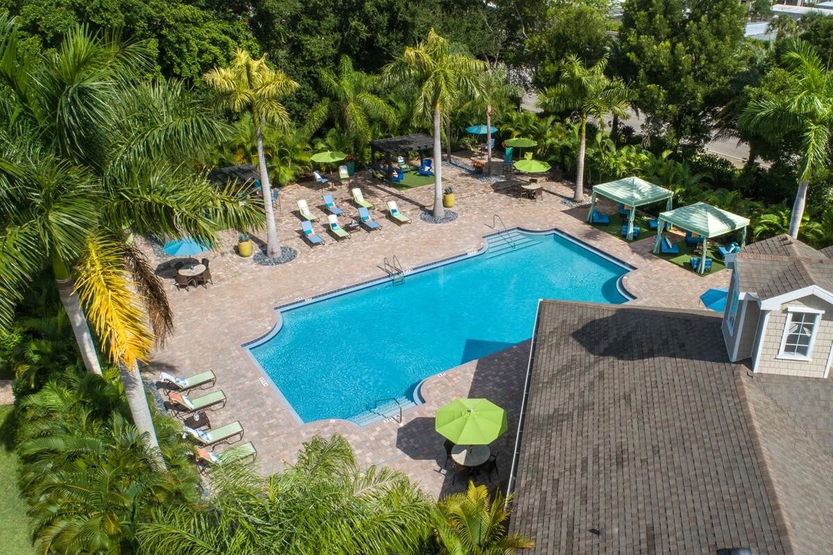 Meadow Lakes Apartments 105 Manor Blvd Naples, FL