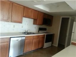 Building Photo - 4444 Victory Dr