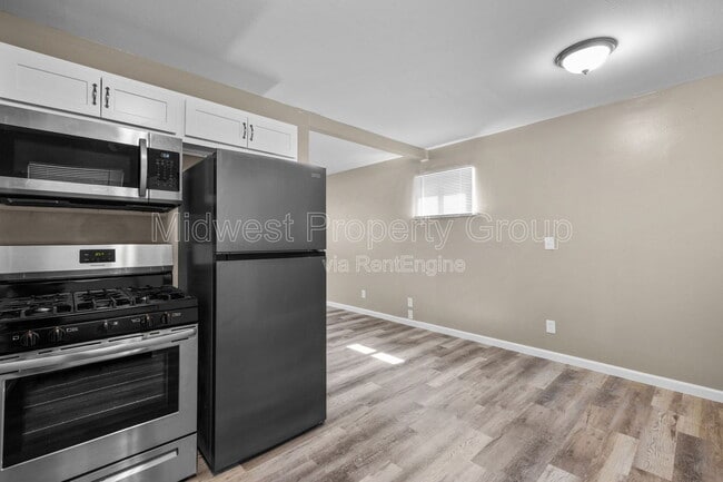 Building Photo - 5 Boles Ave