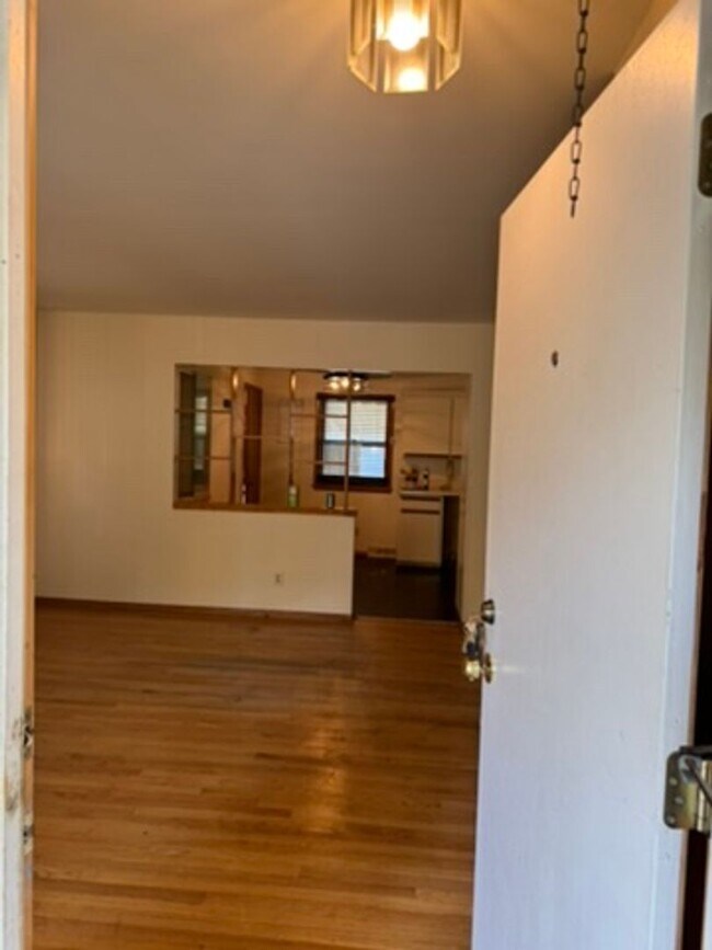 Foto del edificio - 3-Bedroom Single Family in a great neighborhood - Available October 15!