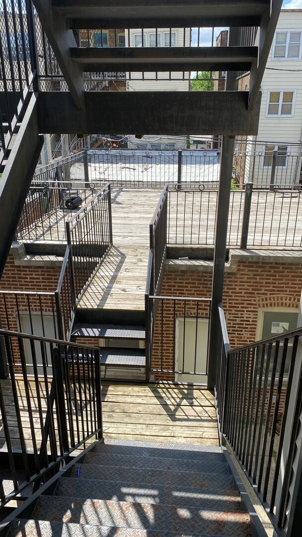 Building Photo - 7840 S East End Ave