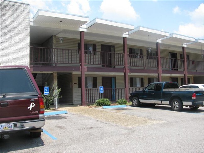 Foto del edificio - 3210 Pleasant Valley Rd