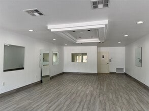 Building Photo - 7424 Lindencrest St