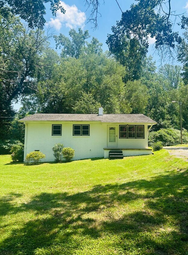 Foto principal - Newly Remodeled Home | Pet-Friendly | Room...