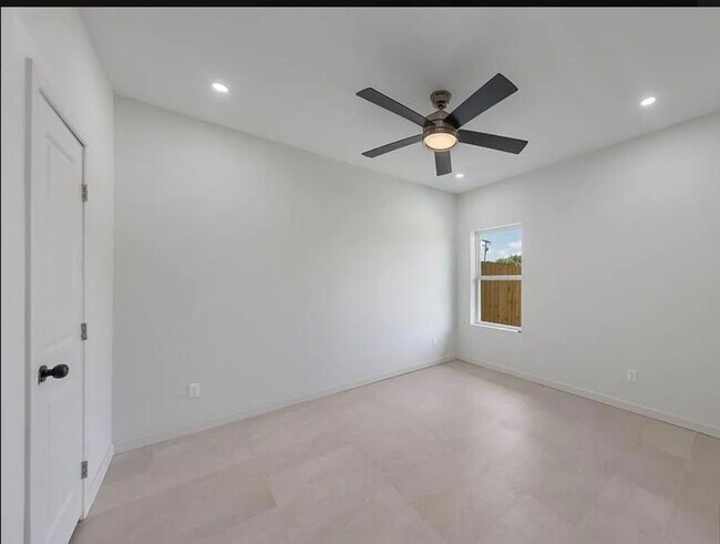 Building Photo - Brand New 3 Bedroom Duplex in Brownsville