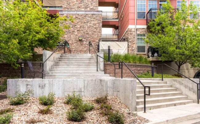 Building Entrance - 13456 Via Varra