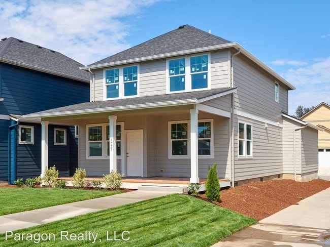Building Photo - 4 br, 2.5 bath House - 1037 Water Ave. NE