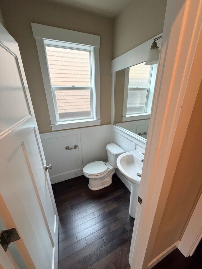 Foto del edificio - 4bed/2.5 Bath Craftsman in Kenton