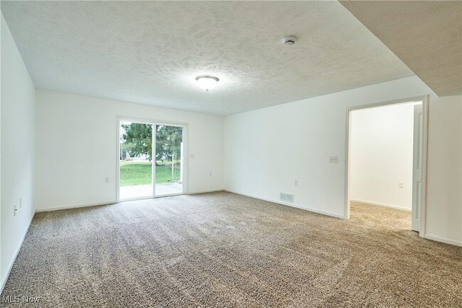 Building Photo - 1747 Blase Nemeth Rd