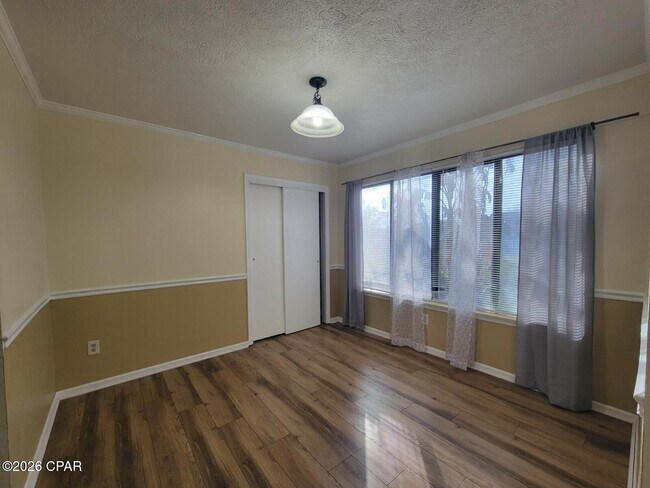 Foto del edificio - 3727 Greentree Pl