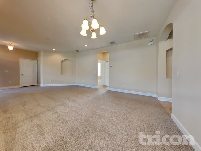 Building Photo - 922 Larwood Pine Dr