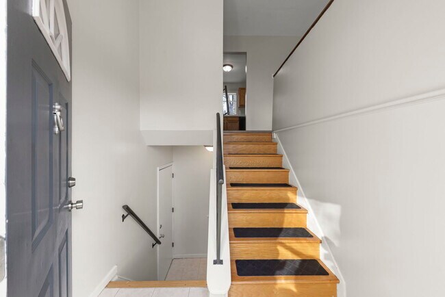 Building Photo - 1614 Lucylle Ave