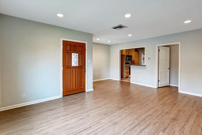 Foto del edificio - 5863 Alonzo Ave