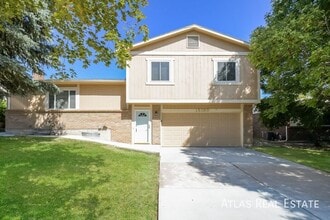 Building Photo - 15135 E Bails Pl