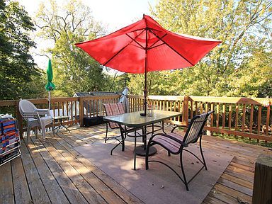 private deck off eat in kitchen - 412 S Craig Pl