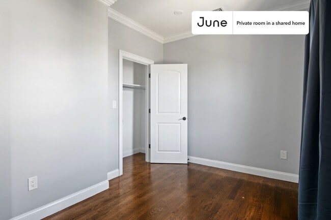 Building Photo - Room in Shared 4 bed/1.5 bath home