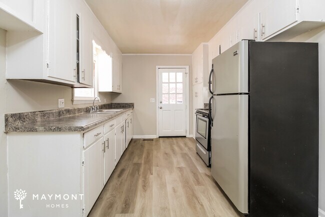 Foto del edificio - 4248 Donavan Dr