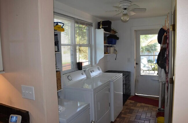Building Photo - 1467 Wilkes Ave