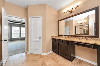 Building Photo - 9427 Sapphire Bay Ln