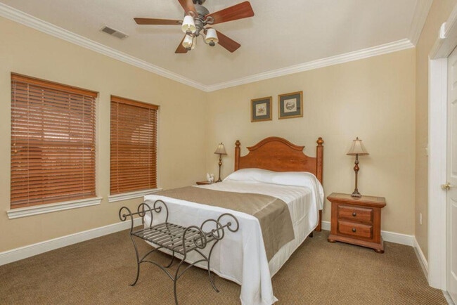 Foto del edificio - 175 Golf View Dr