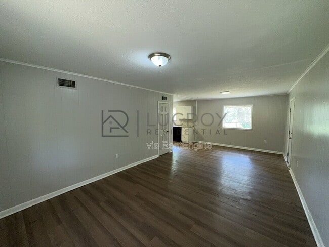 Building Photo - 3341 Suncrest Dr