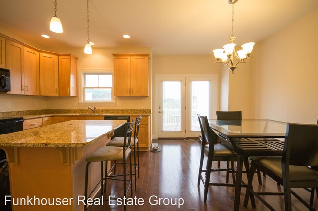 Building Photo - 3 br, 2.5 bath House - 2213 Lapis Lane