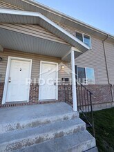 Building Photo - 345 S Byron Ave