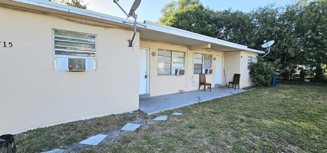 Foto del edificio - 1715 NW 8th Ct