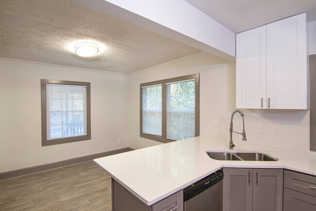 Building Photo - 1253 Church St