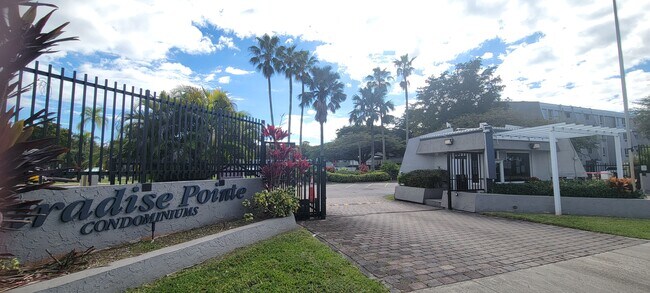 Foto del edificio - 11060 SW 196th St