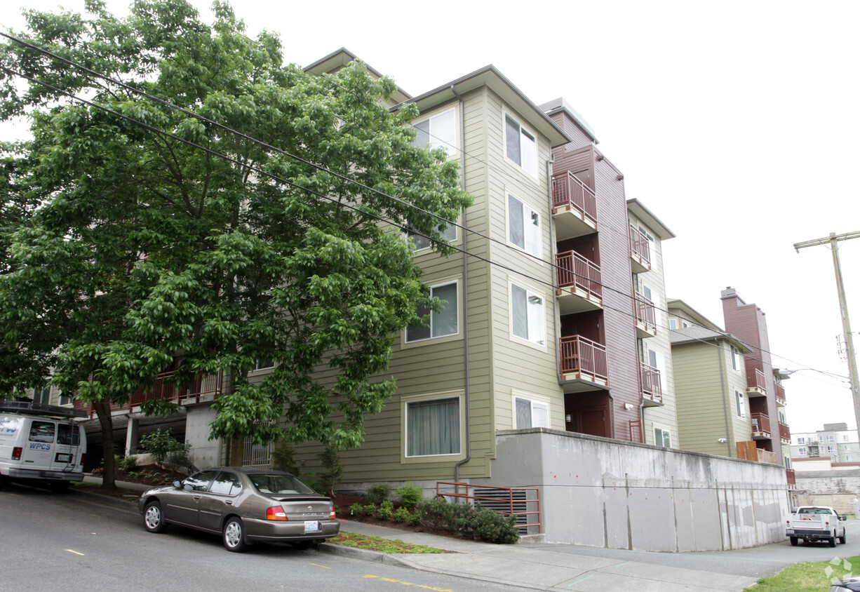 Building Photo - Newport Square Apartments