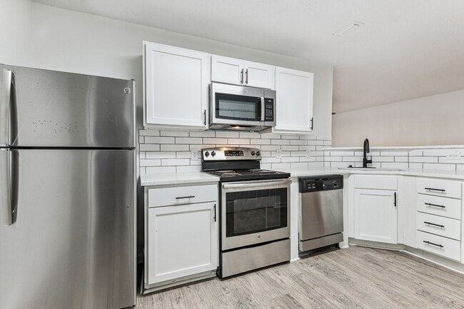 Building Photo - ReNew Marina Shores